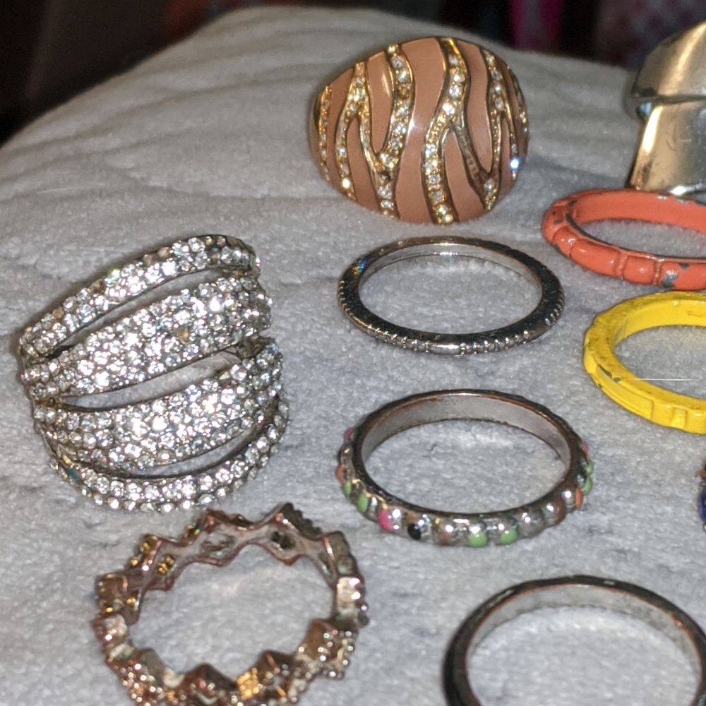 HUGE Bundle Of Rings (30+) - Picture 7 of 12